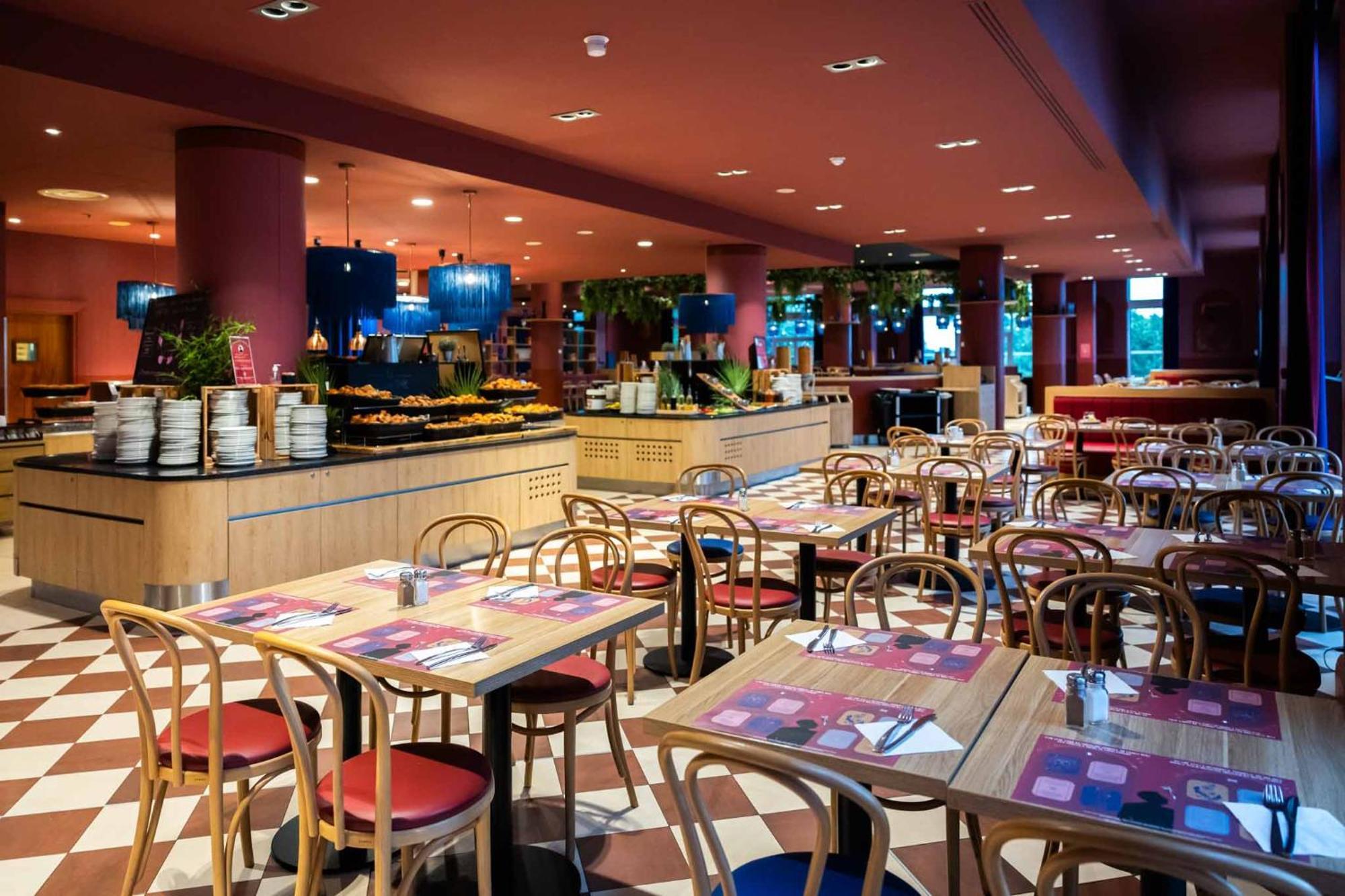 Hotel Grand Magic Marne La Vallee 4*